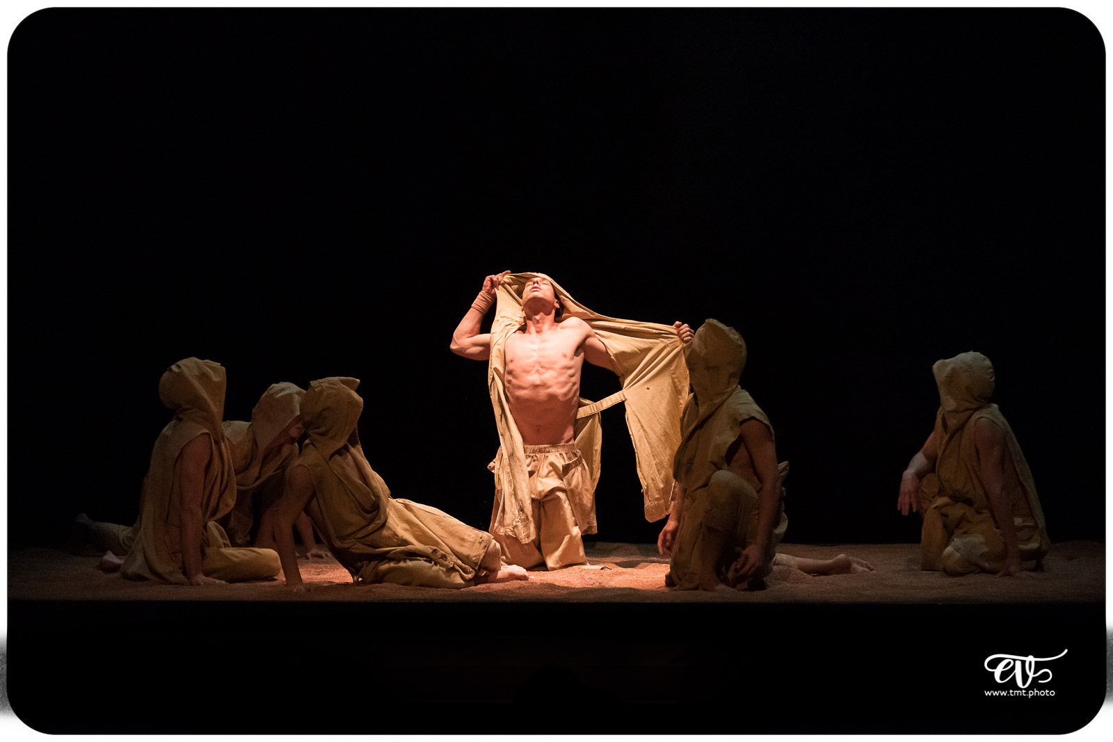 MY LAND (RECIRQUEL COMPANY)